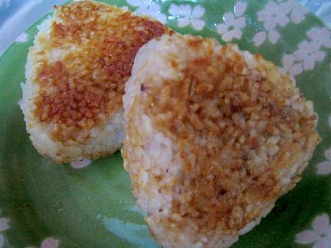 オーブンレンジで簡単！醤油の焼きおにぎり