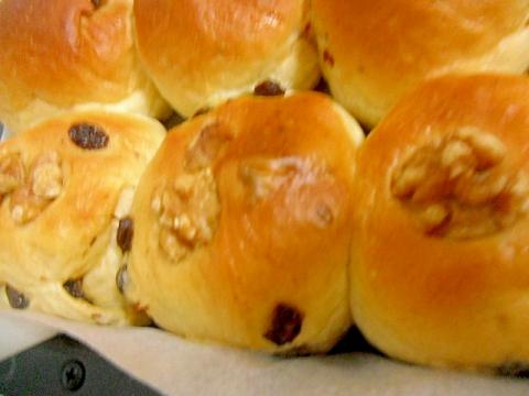 くるみレーズンパン　ちぎりパン