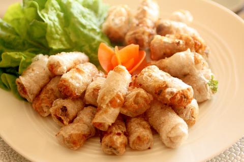 本格味！ベトナムの揚げ春巻きChả giòチャゾー