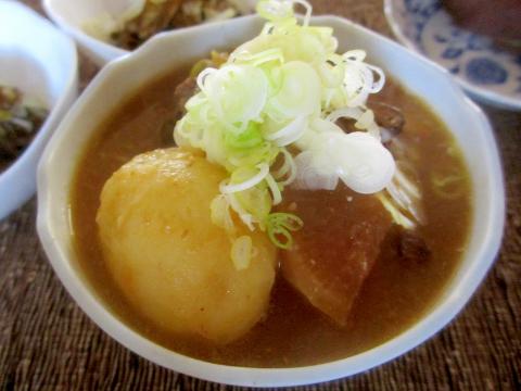 丸ごとジャガ入り豚汁