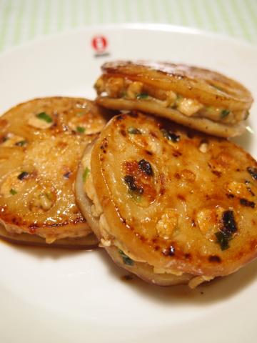 つなぎはマヨで簡単！　蓮根はさみ照り焼き