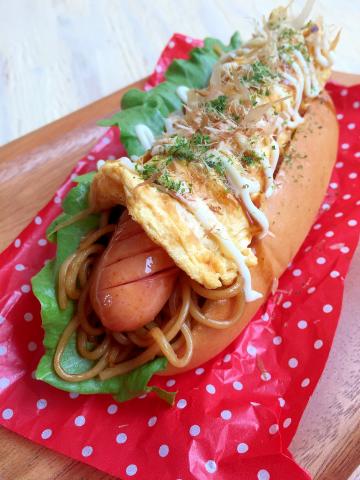 アリ？ナシ？ オムそばホットドッグ‼︎