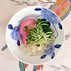 板蒲鉾と糸寒天の梅酢和え
