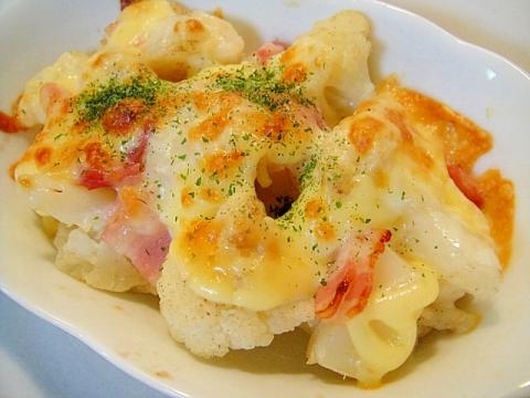 カリフラワーとベーコンのマヨチーズ焼き
