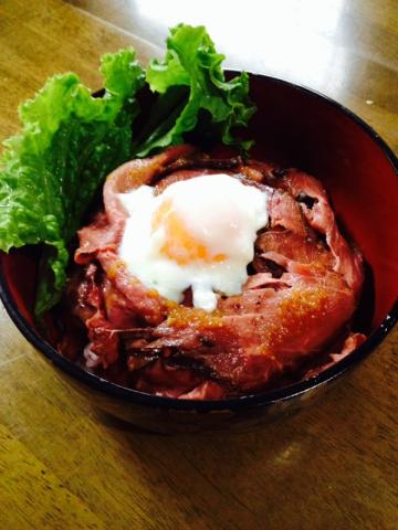 自家製タレでローストビーフ丼
