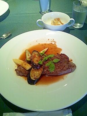 牛肉のステーキ　西洋わさびソース